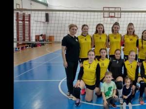 Voleibalistele de la ACS Kinder vor lupta pentru medalii în cadrul turneului final de la Suceava