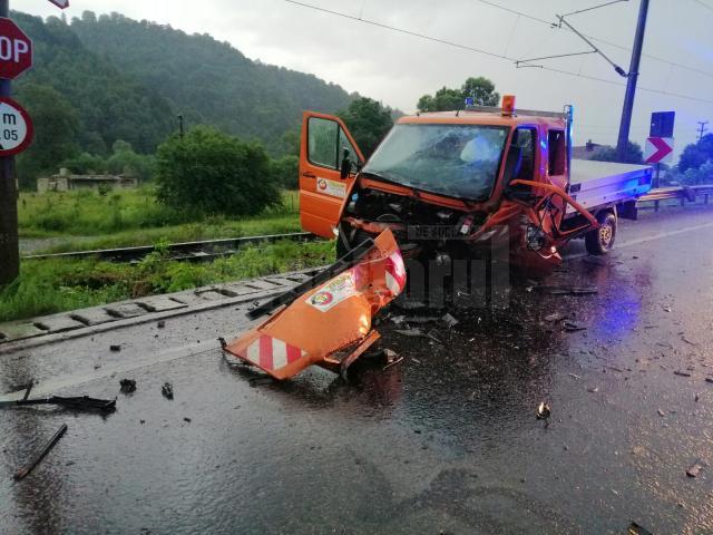 Autoduba avariata in accident la Frasin