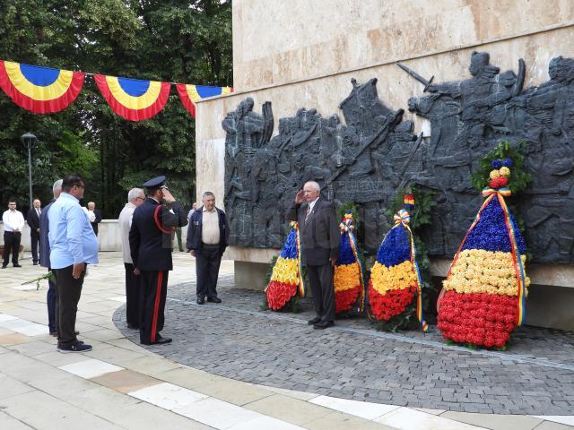 Marele voievod “Ștefan cel Mare” comemorat la Suceava, pe platoul Cetății de Scaun, prin depunerea de coroane de flori