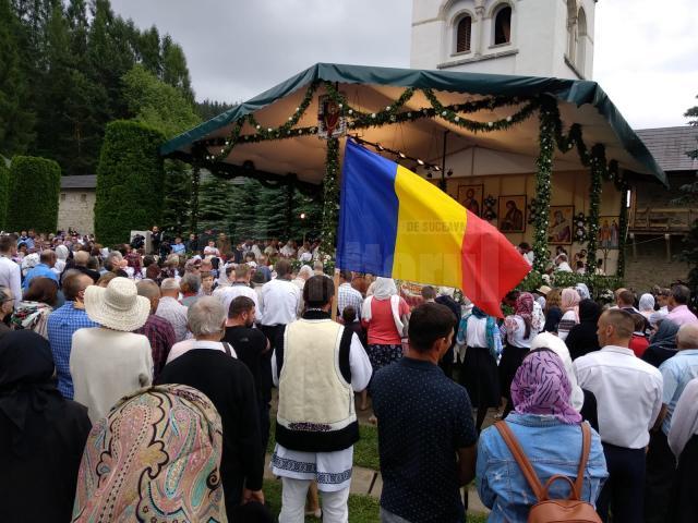 Câteva mii de pelerini au participat la comemorarea voievodului Ștefan cel Mare, la Mănăstirea Putna