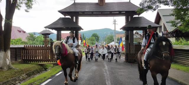 Câteva mii de pelerini au participat la comemorarea voievodului Ștefan cel Mare, la Mănăstirea Putna