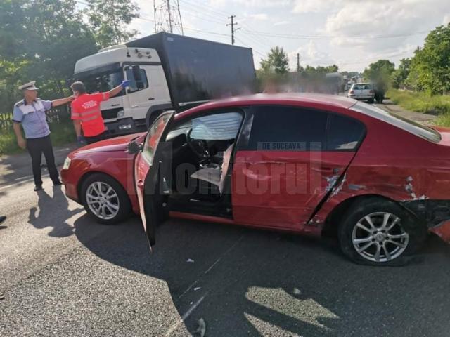 Un septuagenar a intrat cu Dacia pe contrasens și a lovit alte trei autoturisme