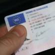 Un puștan fără permis a trimis la spital doi amici după ce a aterizat cu mașina într-un ...