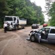 Accident între un camion și un autoturism pe serpentine, spre Adâncata