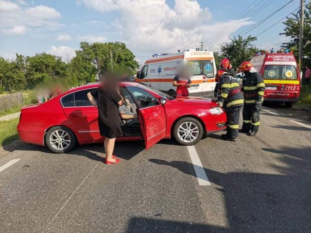 Un septuagenar a intrat cu Dacia pe contrasens și a lovit alte trei autoturisme