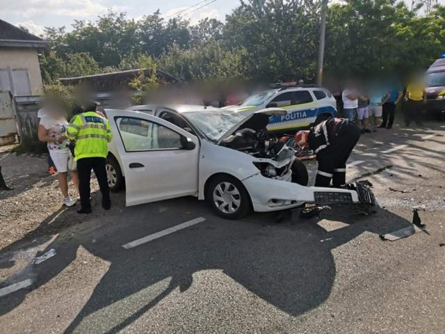 Un septuagenar a intrat cu Dacia pe contrasens și a lovit alte trei autoturisme