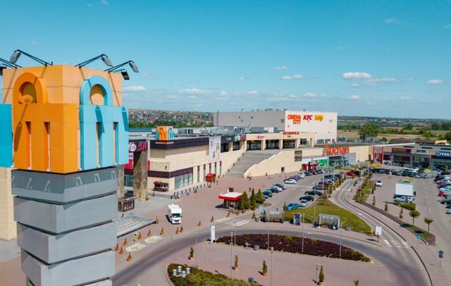 Iulius Mall Suceava te invită la film în aer liber, duminică seara