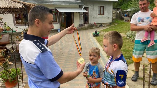 Polițiștii l-au vizitat acasă pe Matei