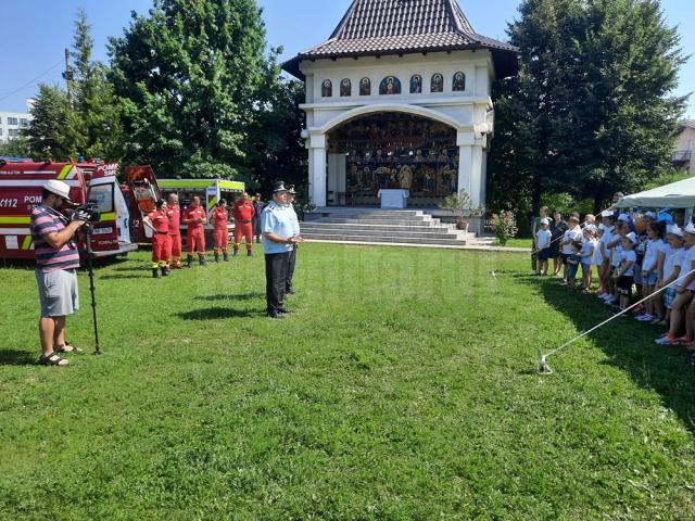 60 de copii de la Școala „Ion Creangă” și Centrul Social de Zi „Sf. Vineri” Suceava participă în aceste zile la „Școala de vară”