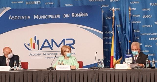 Regionalizarea și unificarea voluntară a autorităților locale, discutate cu prim-ministrul României