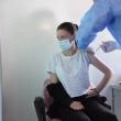 Doar 38 de doze de vaccin utilizate într-o săptămână, la un punct de vaccinare din ...