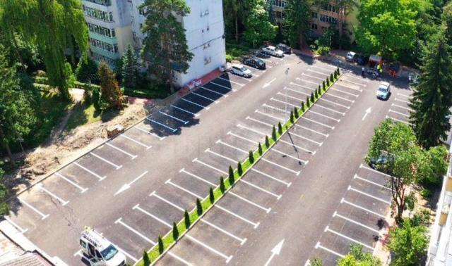 Străpungerea ar fi făcut legătura între două străzi, prin noua parcare amenajată în zona „La bazin”
