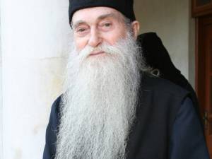 Vorbe de aur ale Părintelui Arsenie Papacioc: „Singură suferința este suprema catedră de teologie”