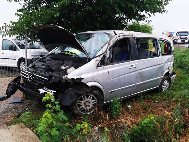 Cele două maşini implicate în accident