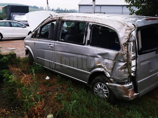 Cele două maşini implicate în accident