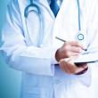 Bolnavii cronici care nu se pot deplasa pot beneficia lunar de o consultație medicală la domiciliu