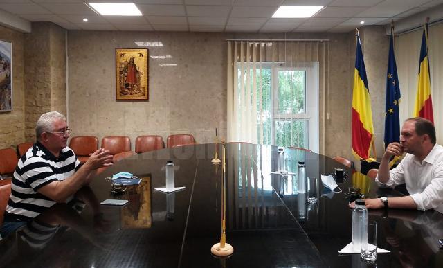 Întâlnire de lucru între primarul Sucevei, Ion Lungu și primarul municipiului Chișinău, care au stabilit când să fie semnată înfrățirea dintre cele două orașe 2