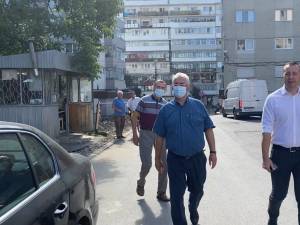 Conducerea Primăriei Suceava, verificând în teren lucrările de amenajare a parcarii din zona Bisericii Sfânta Vineri 2