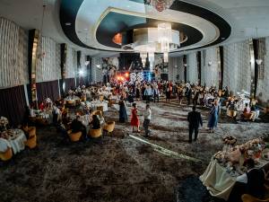 Nunțile cu până la 400 de invitați sunt permise de la 1 august. Foto: floricel.adrian.fotograf