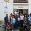 16 tineri participă la tabăra internațională de artă plastică „Lumina Nordului” de la ...