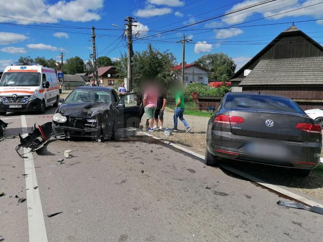 Cinci răniți, după o coliziune violentă între două mașini, la Milișăuți