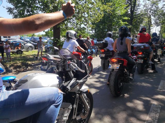 O impresionantă paradă de motociclete la parada Bucovina Motorfest 2021 7