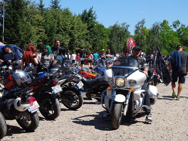 Suceava a găzduit cea mai mare întrunire din Moldova a celor pasionați de motoare, care s-au adunat pe platoul Cetății de Scaun