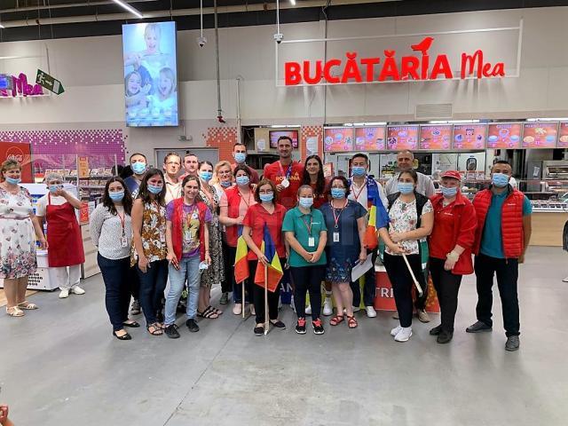 Olimpicii suceveni Marius și Ionela Cozmiuc, sărbătoriți la Auchan Suceava, alături de familia lor și familia Auchan 2