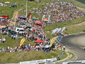 Etapa de drift pe TransRarău a strâns mii de oameni dornici de spectacol, în jurul traseului de concurs