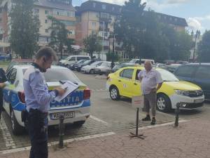 Amendă și taxi lăsat fără numere, ieri dimineață, în Gara Burdujeni