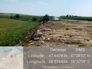Primăria din Verești, amendată pentru deșeuri abandonate în câmp
