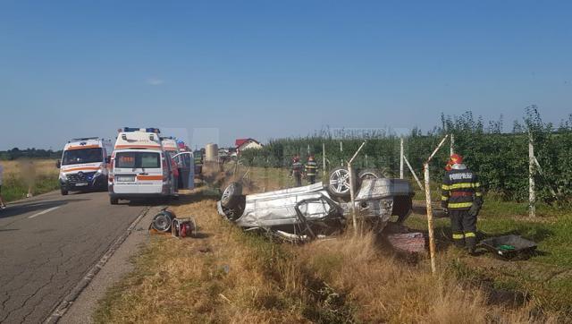 În urma cumplitului accident doi tineri şi-au pierdut viaţa şi alţi trei au fost răniţi