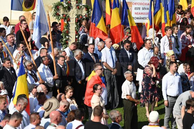 Mii de pelerini la hramul Manastirii Putna