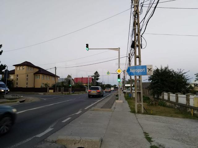 Semafor pus în funcțiune pe DN 29, la intersecția cu drumul spre aeroport