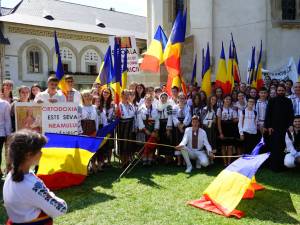 Membri ai Asociației Tinerilor Ortodocși Suceveni, la “Serbarea de la Putna 150 - Continuitatea unui ideal”, de unde au pornit în drumeția tematică