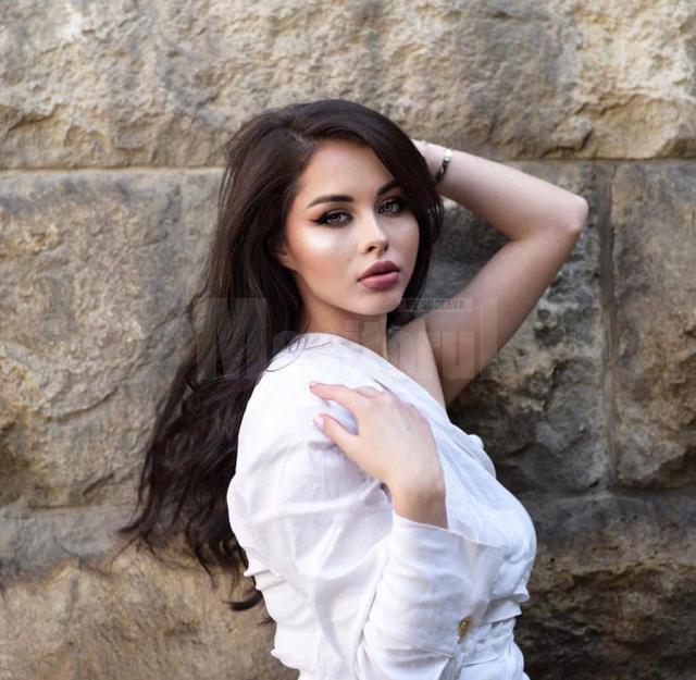 Cosmina Delia Bodnariuc este una dintre cele 25 de semifinaliste ale competiției Miss Universe România
