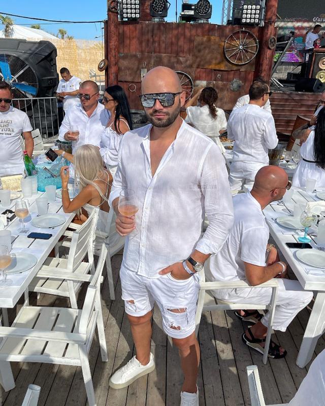 Vlad Luchian, într-o poză recentă dintr-un club de fițe din Mamaia