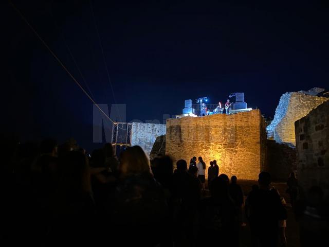 Formația Trooper în concert pe zidurile Cetății Suceava - foto Tiberiu Avram