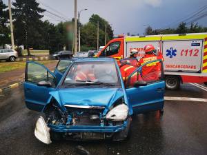 Trafic blocat și un om la spital, după un accident în municipiul Suceava