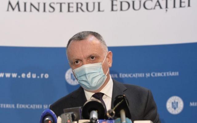 Ministrul Educației, Sorin Cîmpeanu  FOTO adevarul.ro