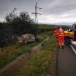 Mamă cu doi copii, la spital după ce o mașină s-a răsturnat la Stroiești