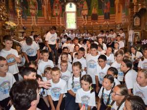 Peste 4.000 de copii, sute de preoți, profesori și părinți au participat la Școala de vară „Copii la altar”