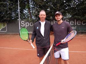 Florin Popovici Dumbravă și Emilian Petruneac s-au înfruntat în turul al doilea de la categoria Elită, sub 40 de ani