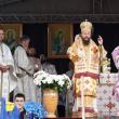 ÎPS Teodosie și PF Damaschin Dorneanul au oficiat slujba de sfințire a Bisericii Sf. Nicolae din Berchișești, alături de un sobor de preoți