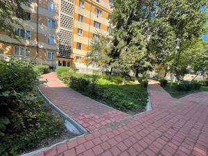 Lucrarea de reabilitare finalizată în centrul Sucevei a vizat o zonă care cuprinde 4 blocuri, cu 14 scări de bloc