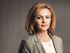 Mirela Adomnicăi: Parlamentarii PSD au reușit impunerea de urgență a Legii consumatorului vulnerabil