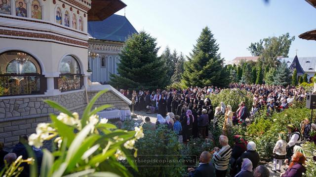 Hram la Mănăstirea Cămârzani