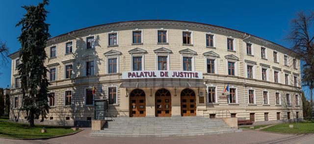 Magistrații de la Tribunalul Suceava l-au condamnat pe bărbat la o pedeapsă de 2 ani de închisoare cu suspendare sub supraveghere