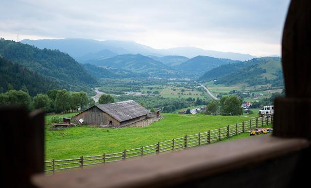 Un Loc De Basm În Bucovina Și O Poveste De Dragoste Ca La Hollywood