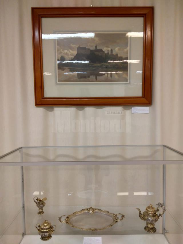 Piese din colecțiile aflate în patrimoniul Muzeului Național Peleș, expuse la Muzeul de Istorie Suceava
